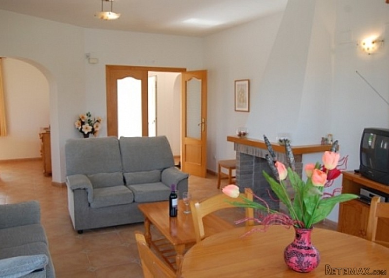3 Bedrooms - Villa - For Sale - 2
