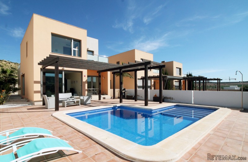 3 Bedrooms - Villa - Alicante - For Sale