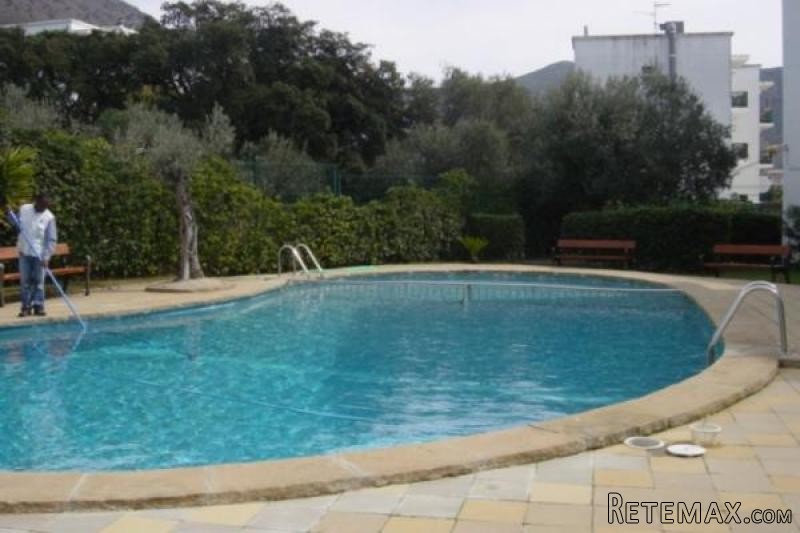 ROSES: Apartment with 1 bedroom, pool..