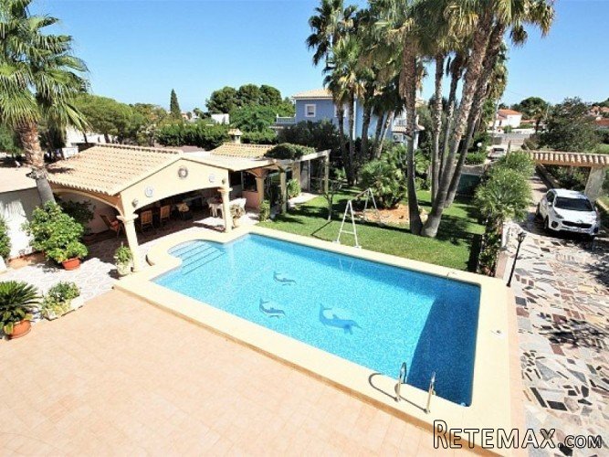 Villa in Denia within walking distance of the town centren.. - 2