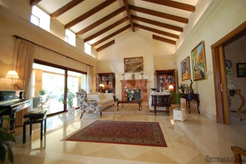 Villa For Sale In Altos Reales.. - 2