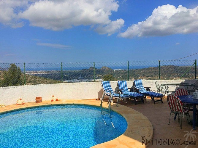 This villa with private pool and sea views was built in.. - 5