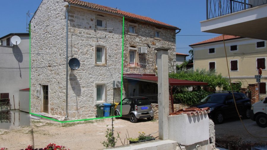 Autohtona kamena kuća u Taru