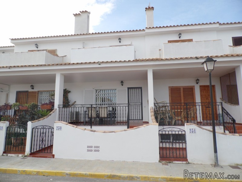4 Bedrooms - Property - Alicante - For..