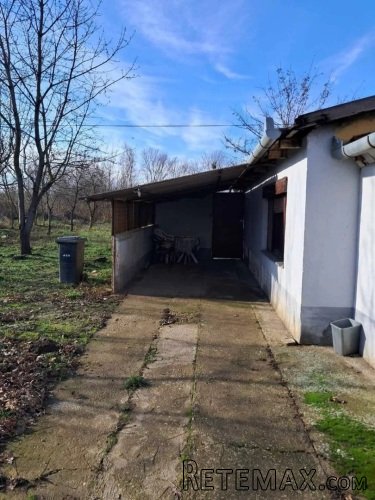 Prodajem kuću u selu Iđoš - 15