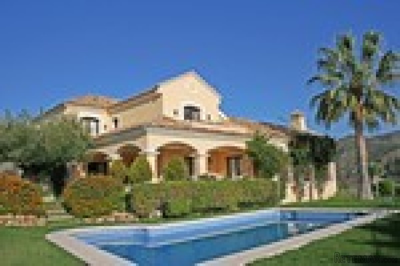 4 Bedrooms - Villa - Malaga - For Sale