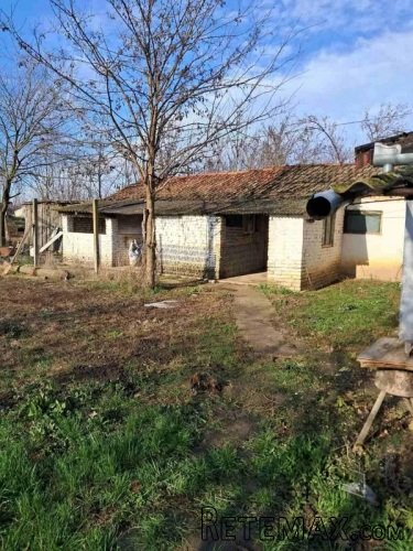 Prodajem kuću u selu Iđoš - 17