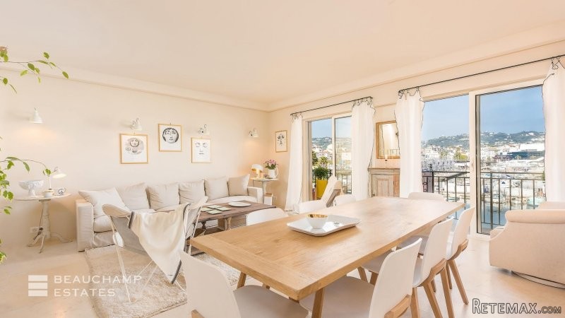 Superb apartment Views over the old..