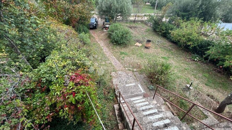 Samostojeća kuća u roh-bau fazi s useljivim stanom - Krnica - 2