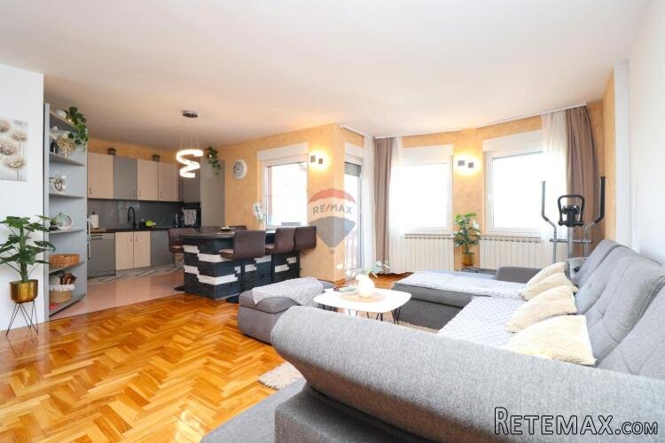 Zagreb, Gornja Dubrava, dva stana (115m2 + 65m2) i garaža - 3