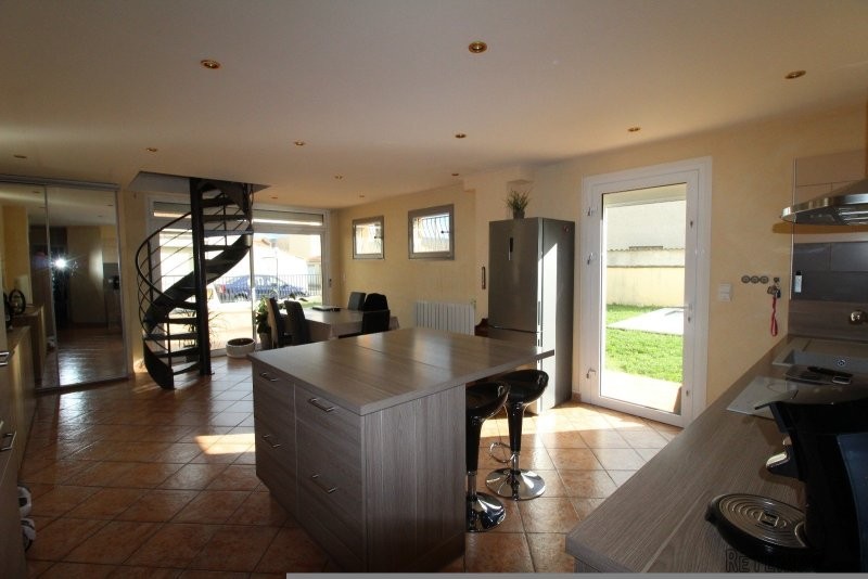 4 Bedroom Villa With Garden, Terrace.. - 2