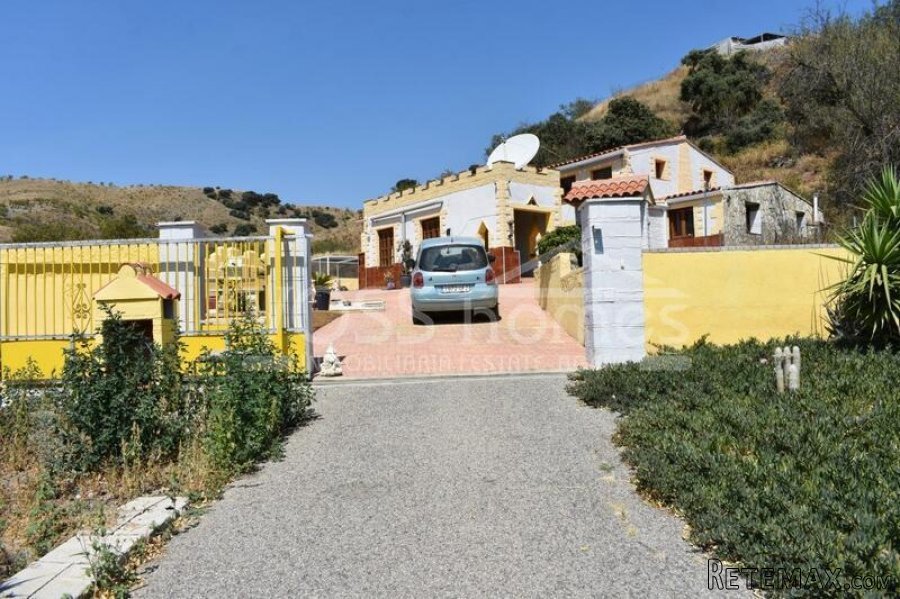 EXCLUSIVE LISTING TO VOSS HOMES - A very interesting.. - 7