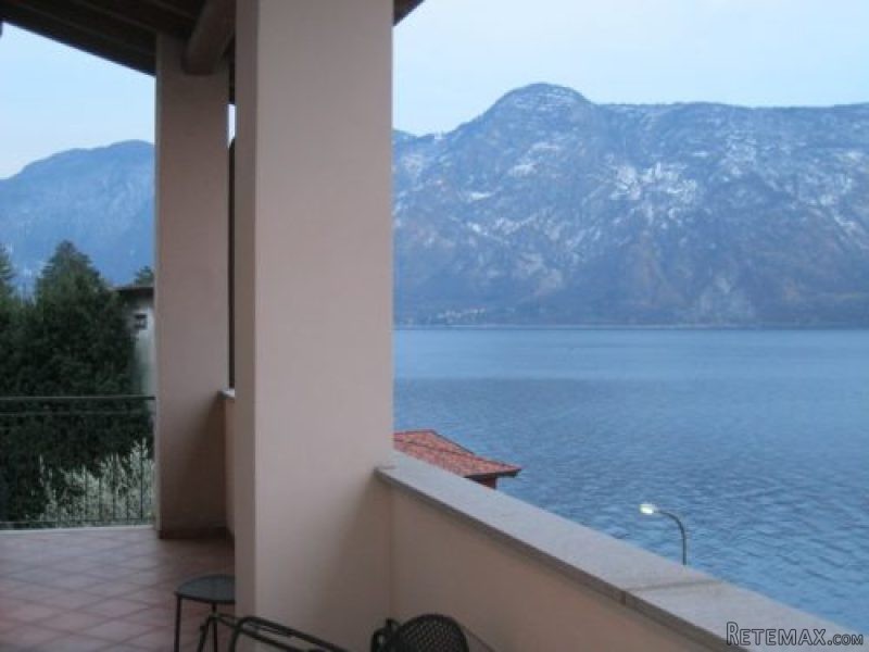 Duplex LAKESIDE apartment, Mandello..