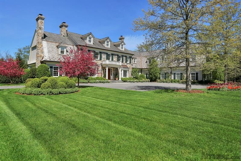 7 bedroom House For Sale: 8 Dairy Road..