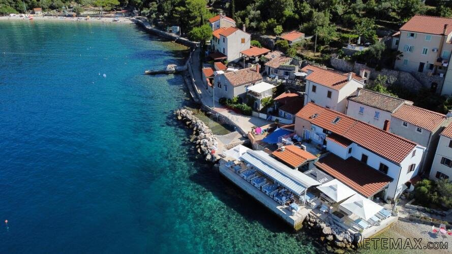 Otok Cres,Valun,stara primorska kuća,127 m2,10 m od mora - 2