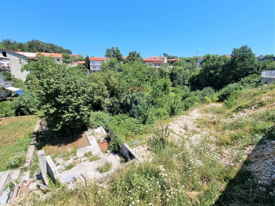 VIŠKOVO- Građevinsko zemljište u samom centru, mogućnost gra - 2
