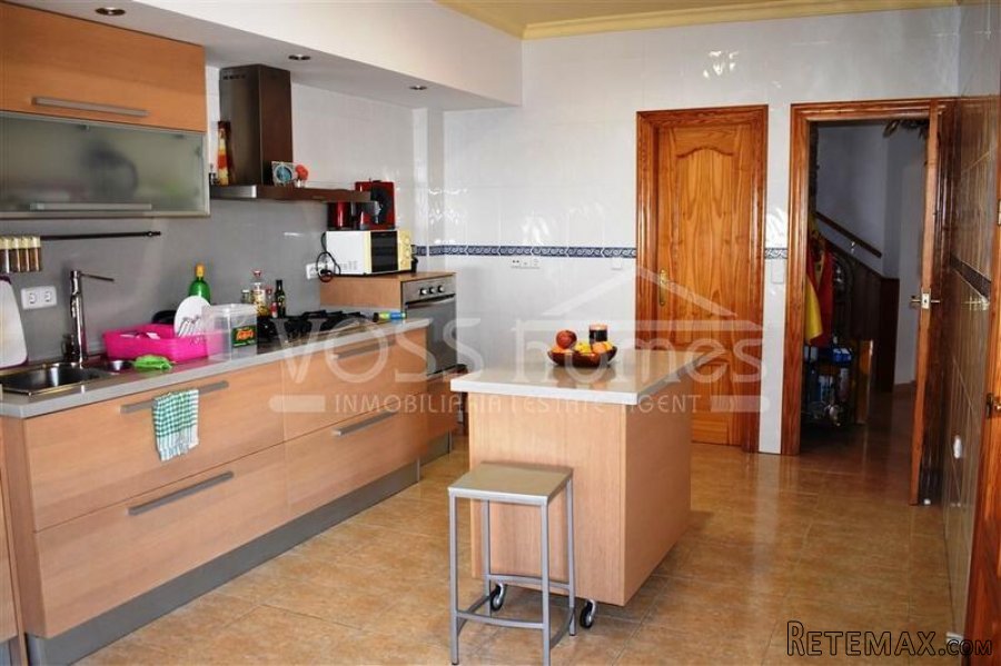 Large two storey, 3 bed, 3 bath Semi-detached Villa with.. - 6