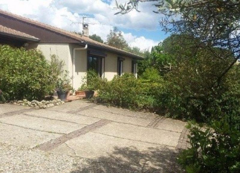 Villa on Constructible Plot of 1607m2