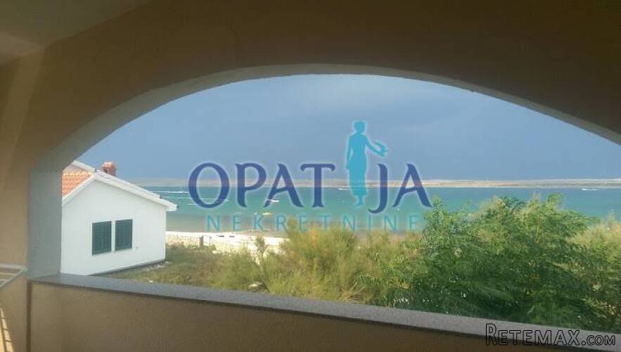 Vir/Dalmacija apartman na prvom katu, prvi red do mora