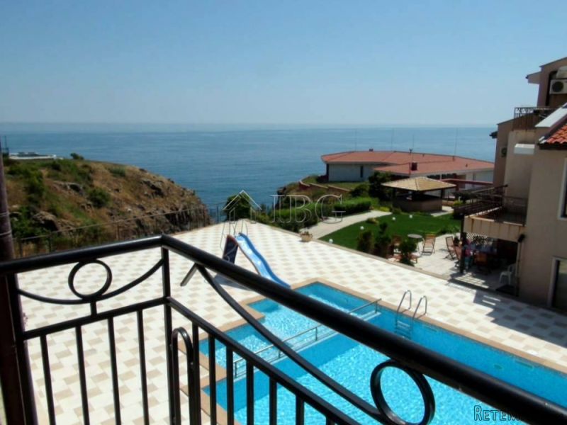 Spacious 1-bedroom apartment with SEA..