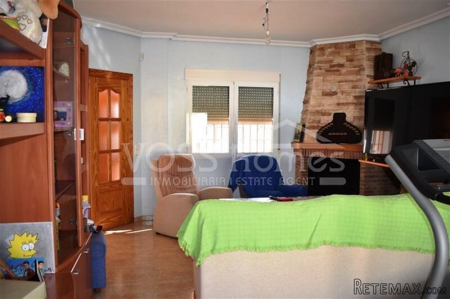 Large two storey, 3 bed, 3 bath Semi-detached Villa with.. - 8