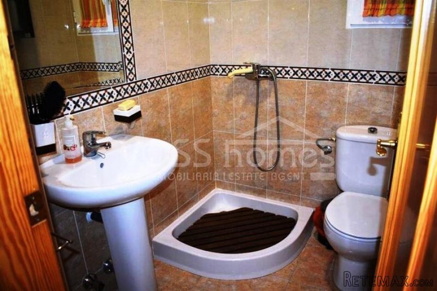 Large two storey, 3 bed, 3 bath Semi-detached Villa with.. - 9
