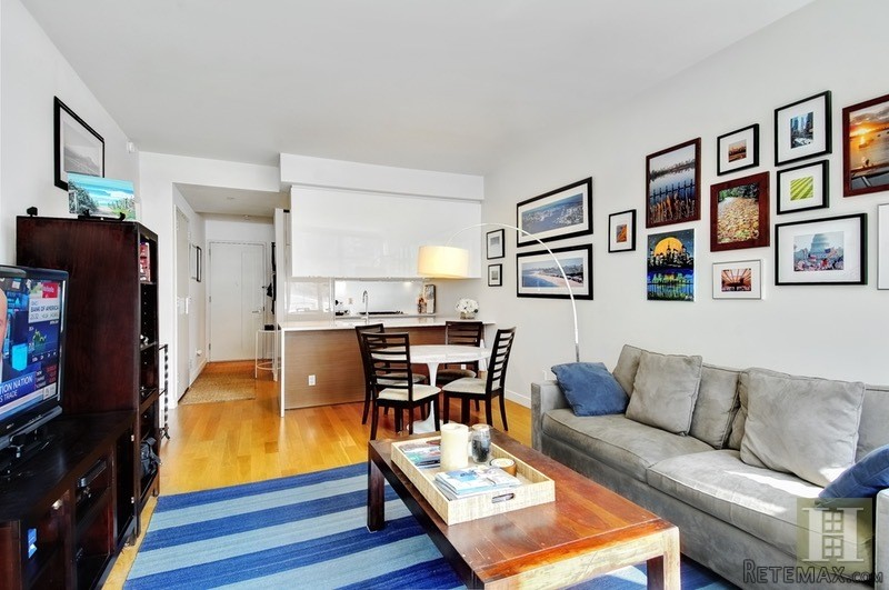 1 bedroom Apartment For Sale: 555 WEST..