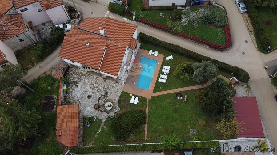 Istra, Poreč - Velika kuća okolici Poreča s bazenom