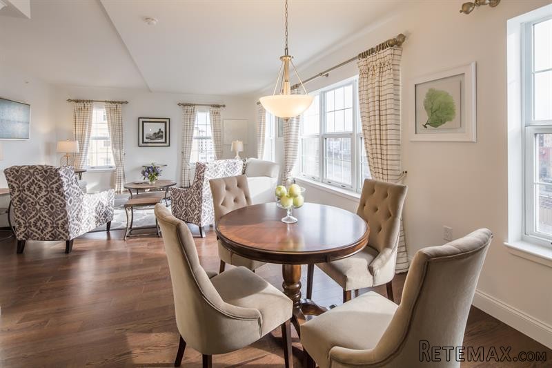 2 bedroom House For Sale: 10 Byron.. - 2