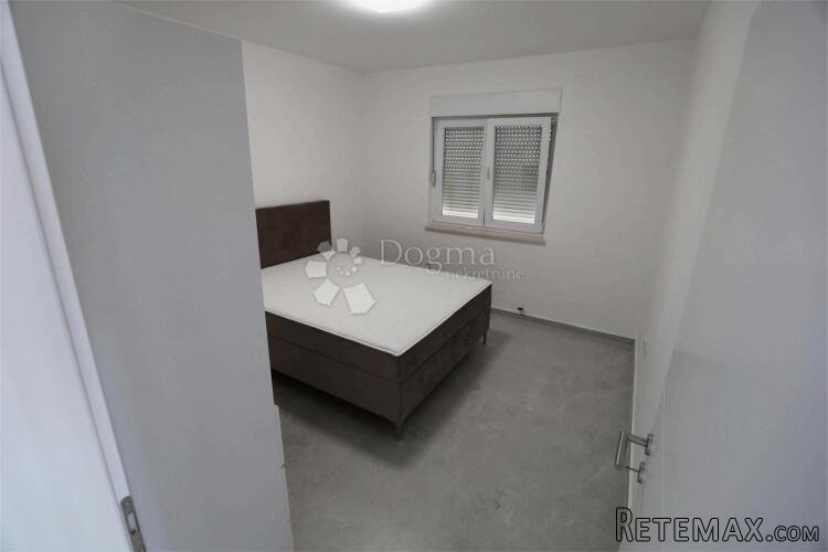 Trosobni apartman u mirnom dijelu Sukošana - 3