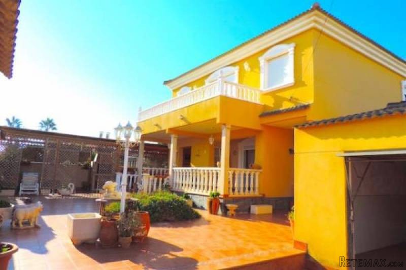 4 Bedroom 3 Bathroom Villa In Cabo..