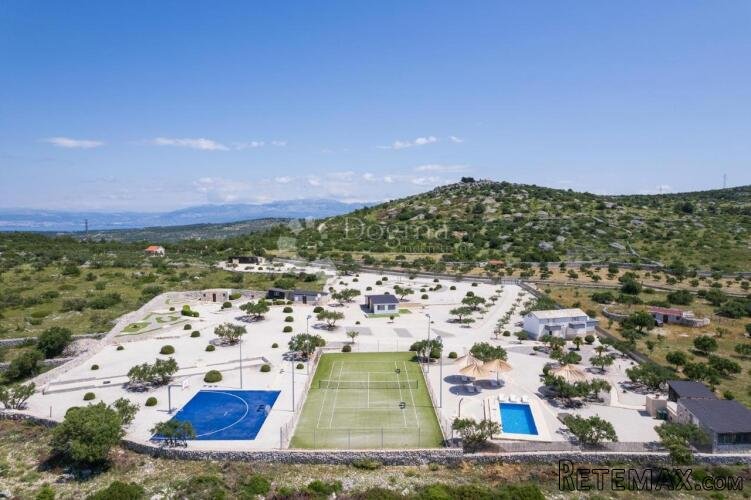 Hacienda na Braču 10000m2 okućnice