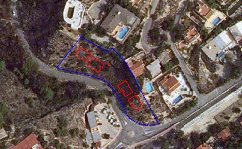 Plot And Project To Build 4 Villas.
