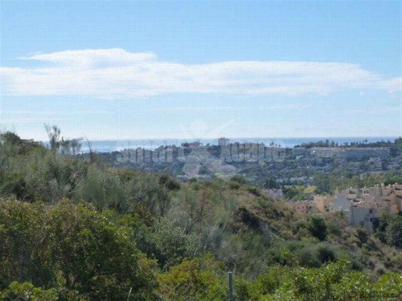 Plot/land For Sale In Nueva Andalucia..