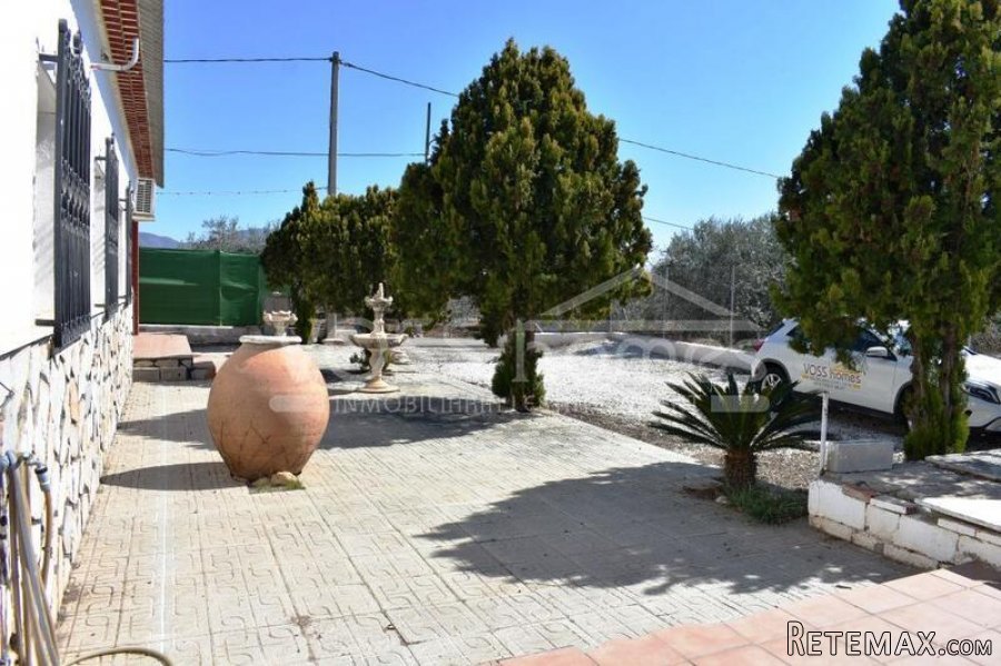 RESERVED WITH VOSS HOMES MARCH 2022 Very large, country.. - 6