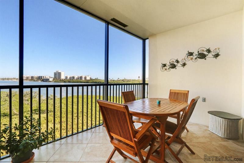 2 bedroom Residence For Sale: Tequesta.. - 2