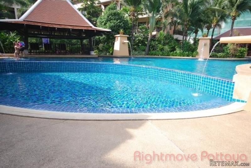 2 Bedroom Condo for sale in Jomtien -..