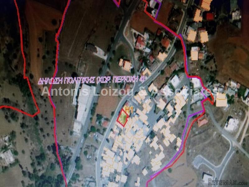 298m2 Plot in Malounta
