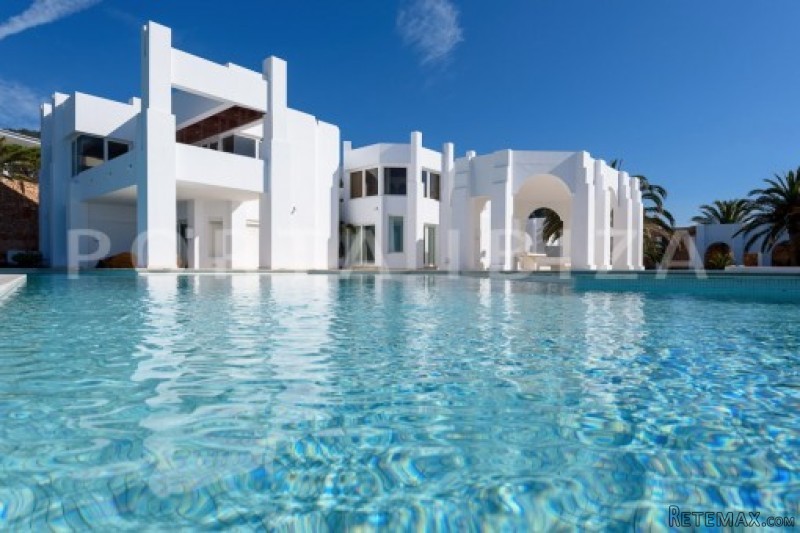 Unique property with private sea access.. - 2