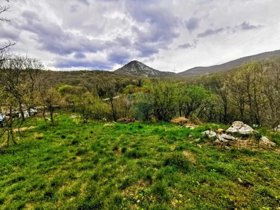 Bakar, Škrljevo, zemljište veličine 8096m2, cca 2500m2 građe