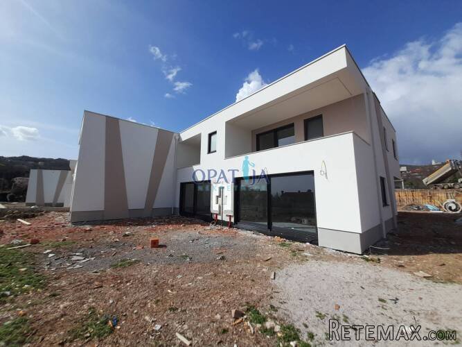 Opatija-Pobri dvoetažni stan 164.63 m2 s pogledom na more - 2