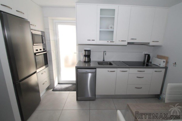 This new modernly furnished apartment is located on a.. - 3