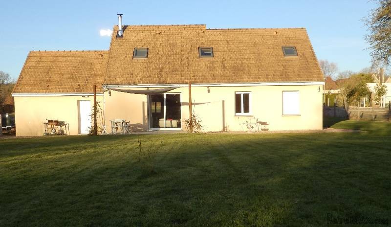 Traditional Detached House For Sale - 2