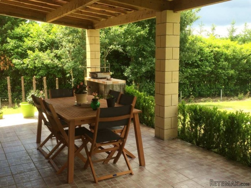 4 Bedrooms - Villa - For Sale