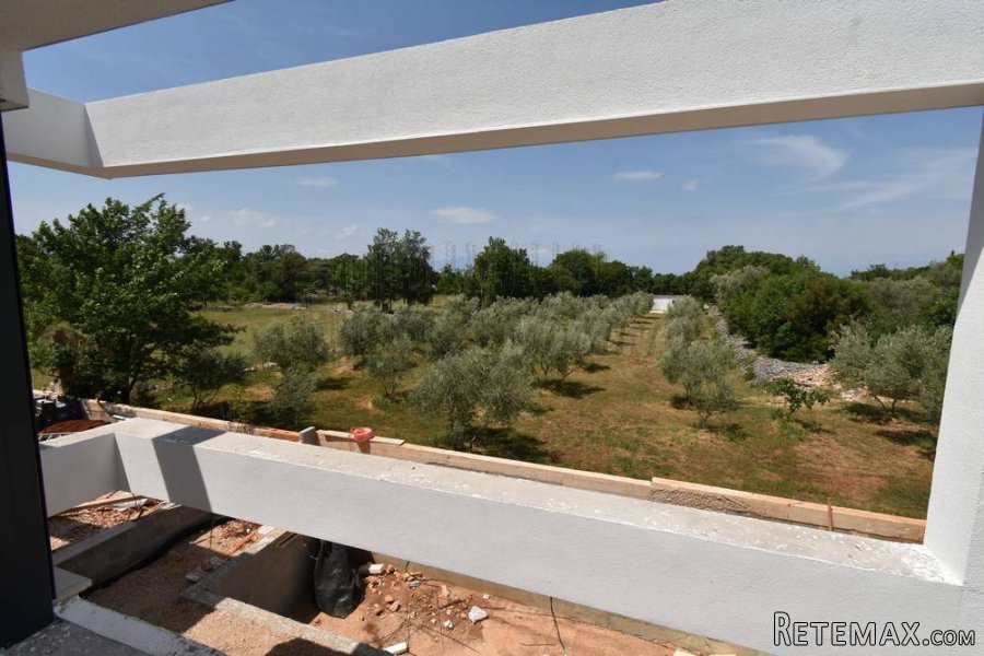 Novogradnja-dvojna kuća s bazenom i okućnicom-Malinska! - 8