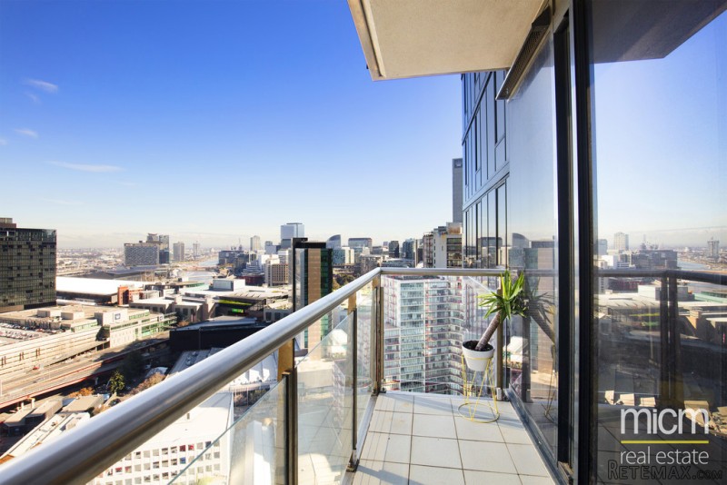 Space, Style, and Yarra River Views! - 2