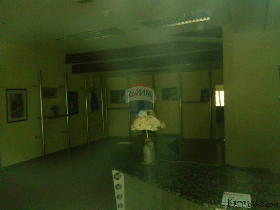 POSLOVNI PROSTOR-56.80M2 U CENTRU ZA NAJAM - 2