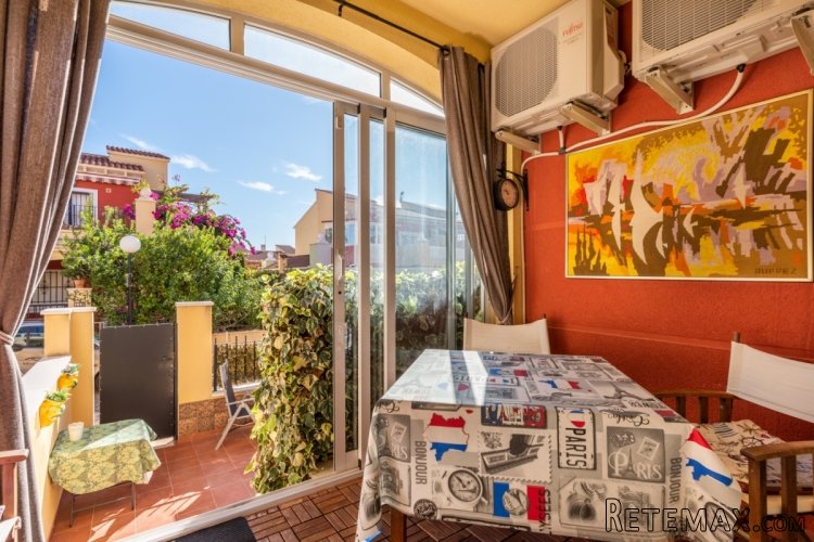 Este hermoso bungalow con una gran terraza se encuentra en.. - 3