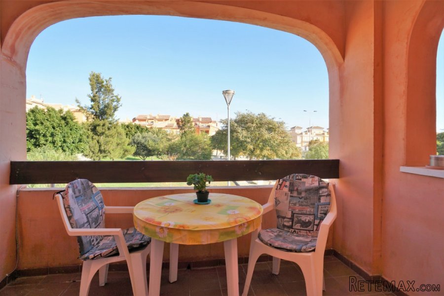 Construido: 65m2 Dormitorios: 2 Baños: 1 Orientación: N..