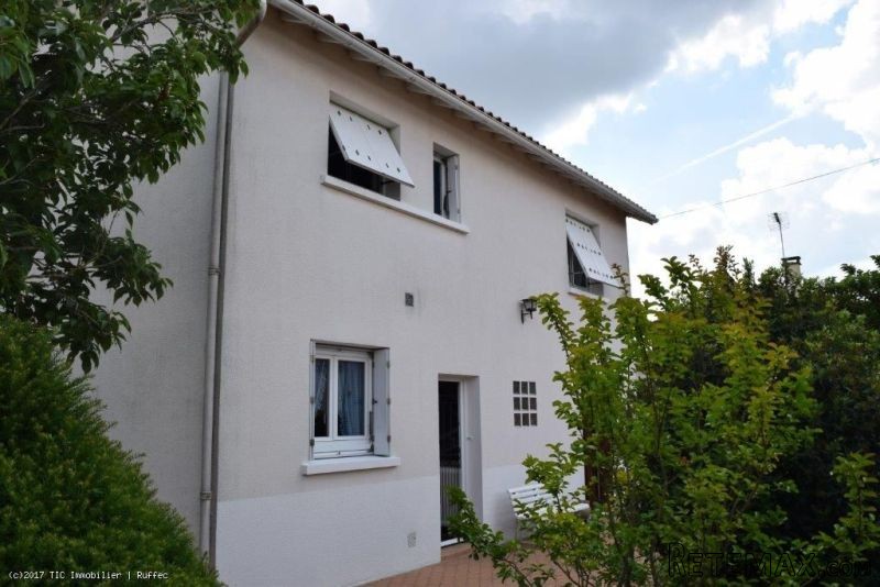 4 Bedroomed House In Ruffec With Garage
